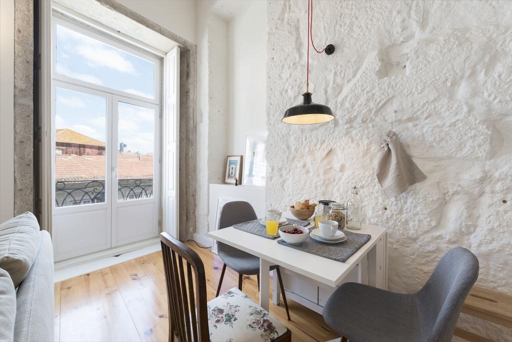 Lovelystay - Cativo Mezzanine Studio Porto Buitenkant foto